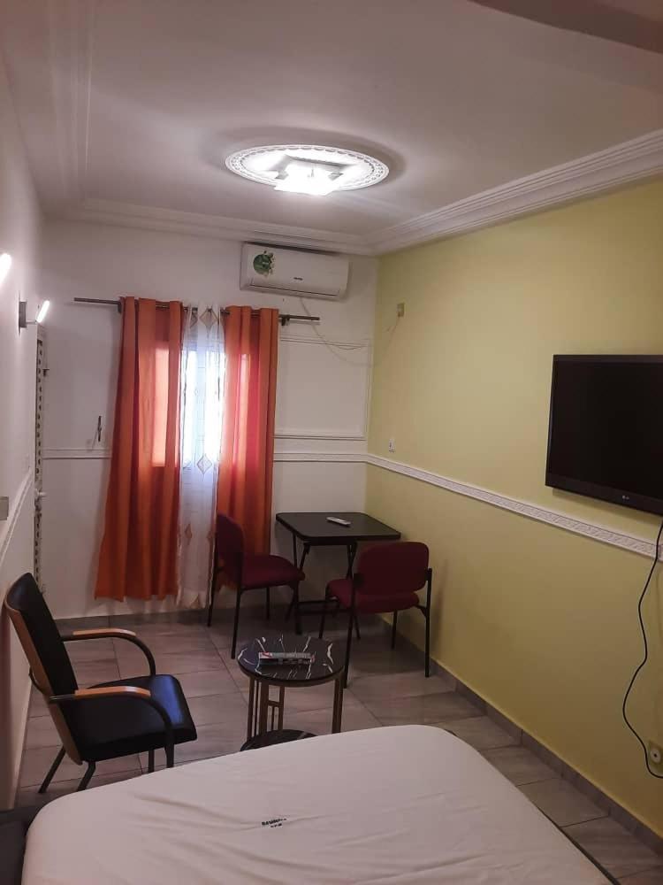 Yaoundé Residence P P M Odza מראה חיצוני תמונה